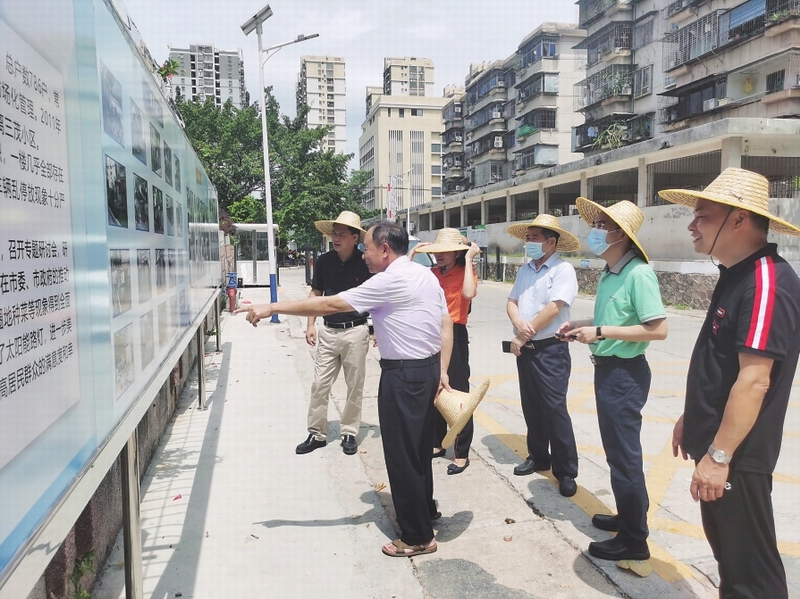 08茂南区委书记李相到站前街道调研创文总攻坚行动落实情况，并深入站东社区车上学村实地调研。.jpg