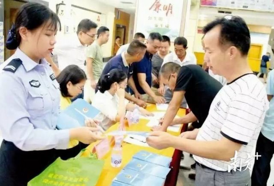投诉少了！他们为何点赞广东的士？6.jpg