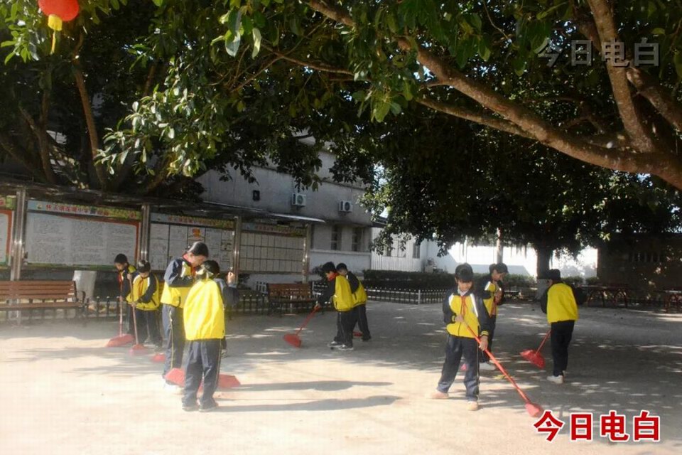 莲塘小学： 校园文明之花朵朵开10.jpg