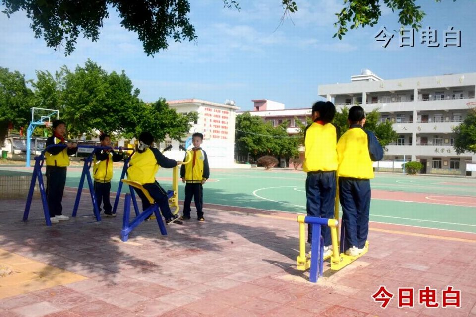 莲塘小学： 校园文明之花朵朵开12.jpg